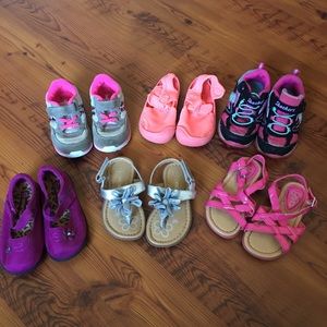 6 pairs of toddler size 6 shoes